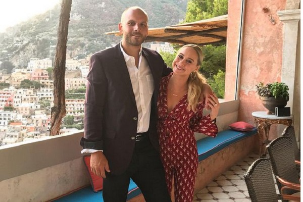 A atriz Becca Tobin com o marido, Zach Martin (Foto: Instagram)