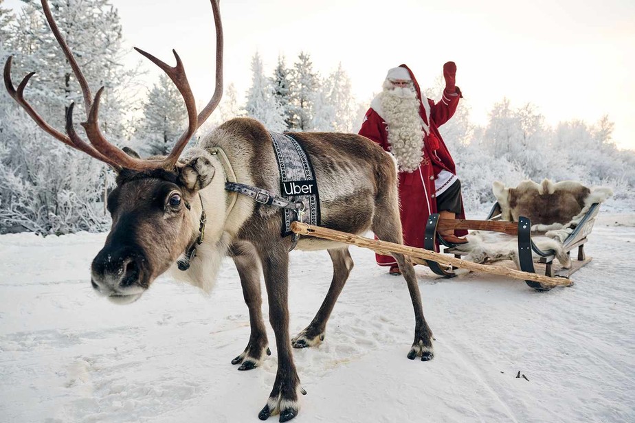 Papai Noel em seu Uber Trenó: carrinho puxado puxado por renas será opção no norte da Finlândia entre os dias 12 e 18 de dezembro