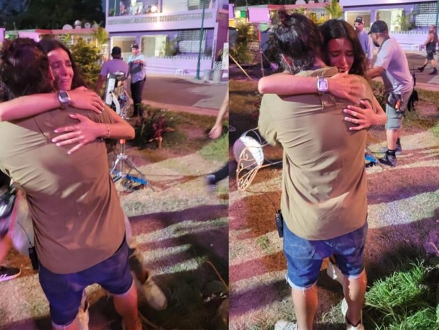 Bruna Marquezine chora em abraço com diretor de Besouro Azul (Foto: Reprodução/Instagram)