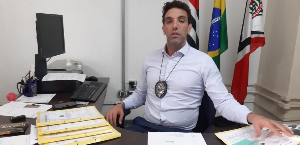 Delegado César Saad, titular da Drade, cuida de oito inquéritos de manipulação de resultados no momento — Foto: Vicente Seda