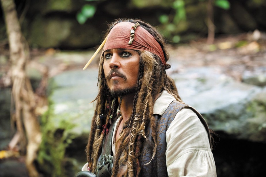 Johnny Depp como Jack Sparrow na franquia Piratas do Caribe
