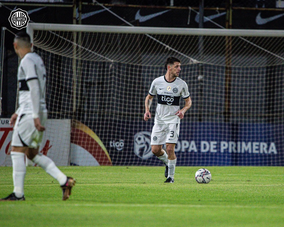 Alejandro Silva, camisa 3 do Olimpia — Foto: Twitter/Olimpia