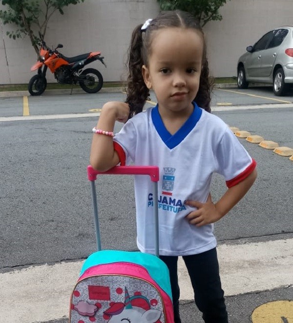 Menina é esquecida dentro de ônibus escola em Cajamar, SP  (Foto: Arquivo pessoal)