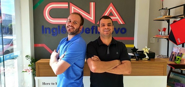 José Gabriel Oliveira e Mariel Nepomucena, franqueados do CNA (Foto: Divulgação)