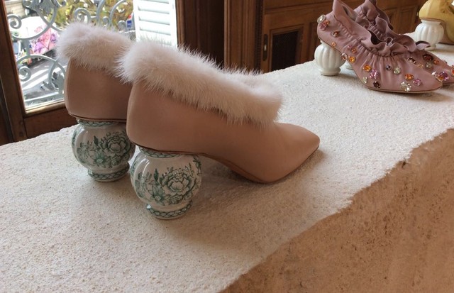 Porcelain heels for Mulberry Spring/Summer 2018 (Foto: @SUZYMENKESVOGUE)