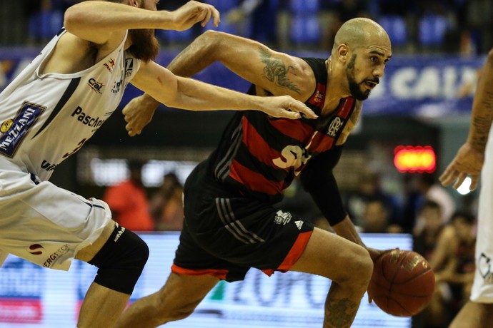Marquinhos minimiza desgaste físico e destaca jogo coletivo do Flamengo