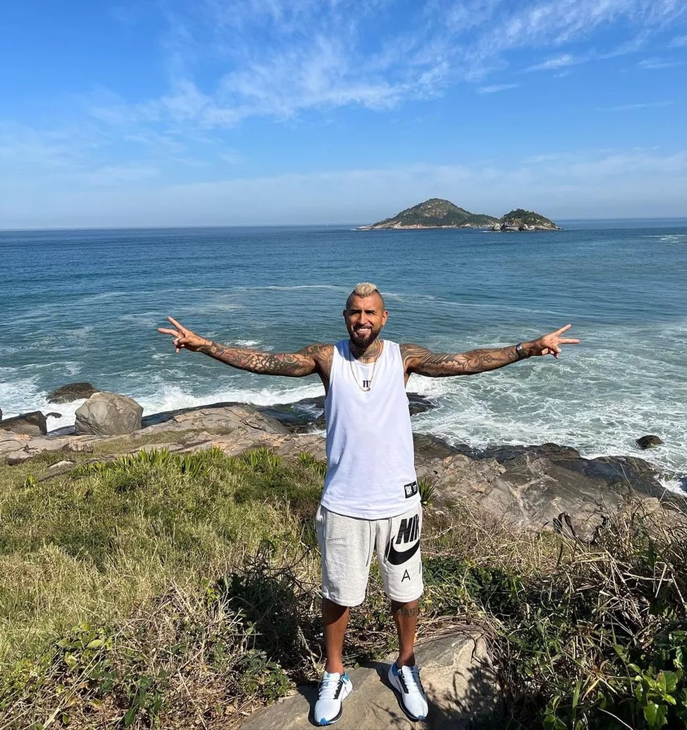 Vidal esteve na Praia de Grumari, na Zona Oeste do Rio de Janeiro &mdash; Foto: Reprodu&ccedil;&atilde;o