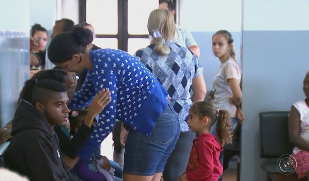 Corpo do menino foi velado no domingo (15) em Barra Bonita (Foto: TV TEM / Reprodução )