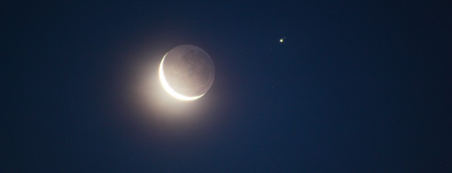 Ponto brilhante 'ao lado' da lua é o planeta Júpiter — Foto: Observatório da Unesp / Divulgação