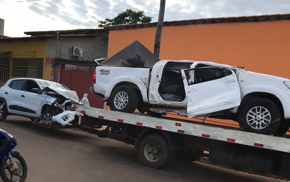 Caminhonete de Gessyca Moraes capotou e atingiu um poste de energia — Foto: Divulgação