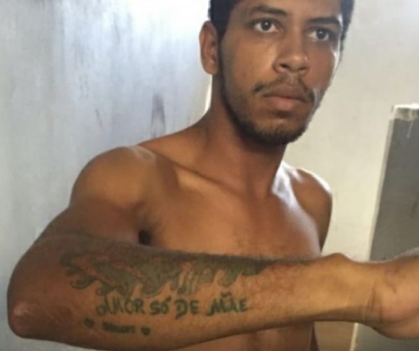 Amor de mãe tatuagem em homem Tatuagem Amor So De Mae Ajuda A Reconhecer Suspeito De Estupro Em Sp Santos E Regiao G1