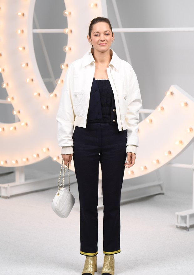 PARIS, FRANCE - OCTOBER 06: Marion Cotillard attends the Chanel Womenswear Spring/Summer 2021 show as part of Paris Fashion Week on October 06, 2020 in Paris, France. (Photo by Stephane Cardinale - Corbis/Corbis via Getty Images) (Foto: Corbis via Getty Images)