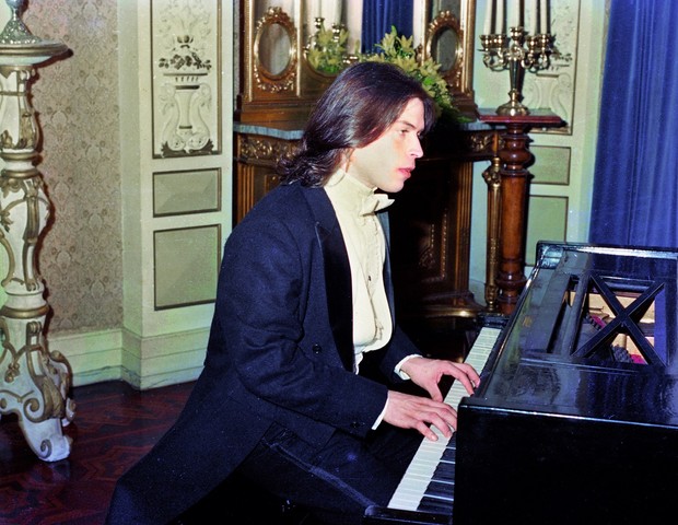 Rubens Caribé interpretou o pianista Ricardo Resende em Sangue do meu Sangue (SBT, 1995) (Foto: Francisco Inácio/SBT)