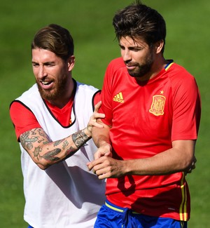 Sergio Ramos e Gerard Piqué Espanha (Foto: Getty Images)