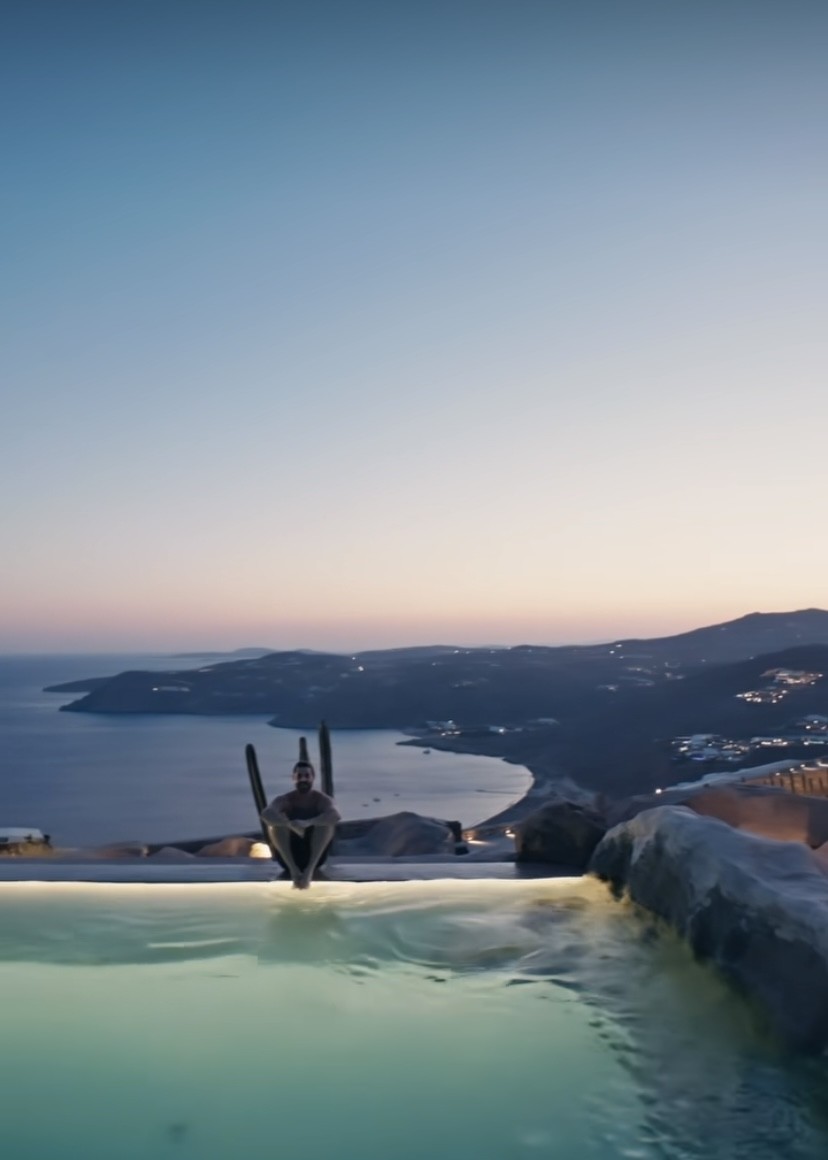 Em Mykonos, Alok compartilha visual paradisíaco em hotel com diárias de até R$ 31 mil (Foto: Instagram)