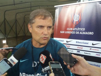 Aguirre diz que não sabe como parar Diego e Guerrero contra o Flamengo