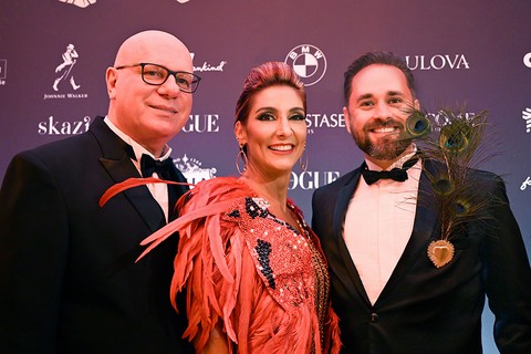 Da esquerda à direita: Mario Spaniol, Monalisa Spaniol e Felipe Costacurta — presidente, diretora criativa e executivo internacional da Carmen Steffens, respectivamente