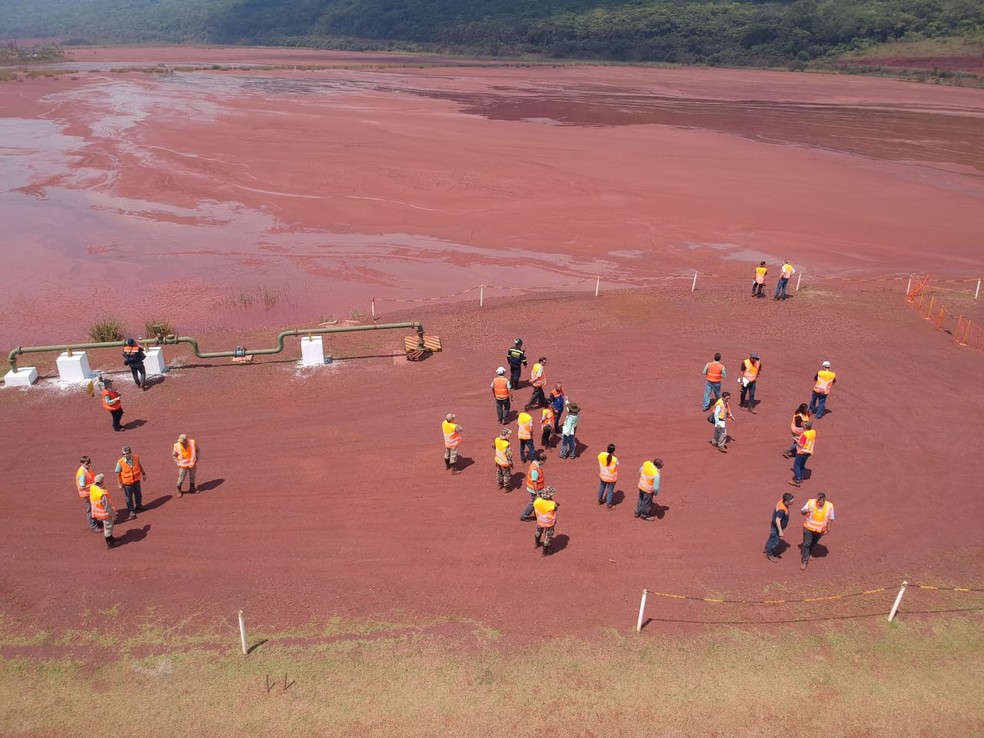 ComissÃ£o vistoriando barragens no Pantanal de MS   â€” Foto: Imasul/ReproduÃ§Ã£o 