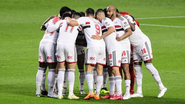 Jogadores do São Paulo na partida contra o Botafogo