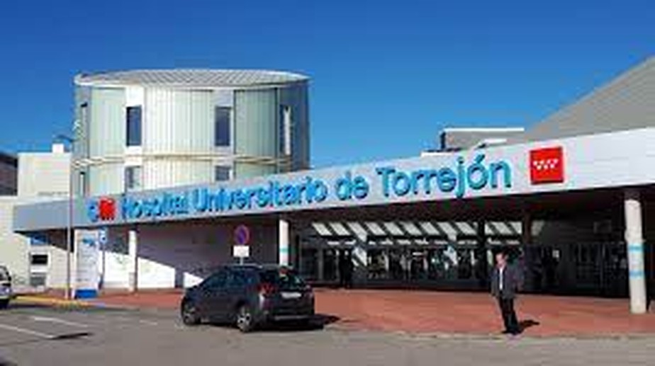Fachada do Hospital Universitário de Torrejón, em Madri, Espanha