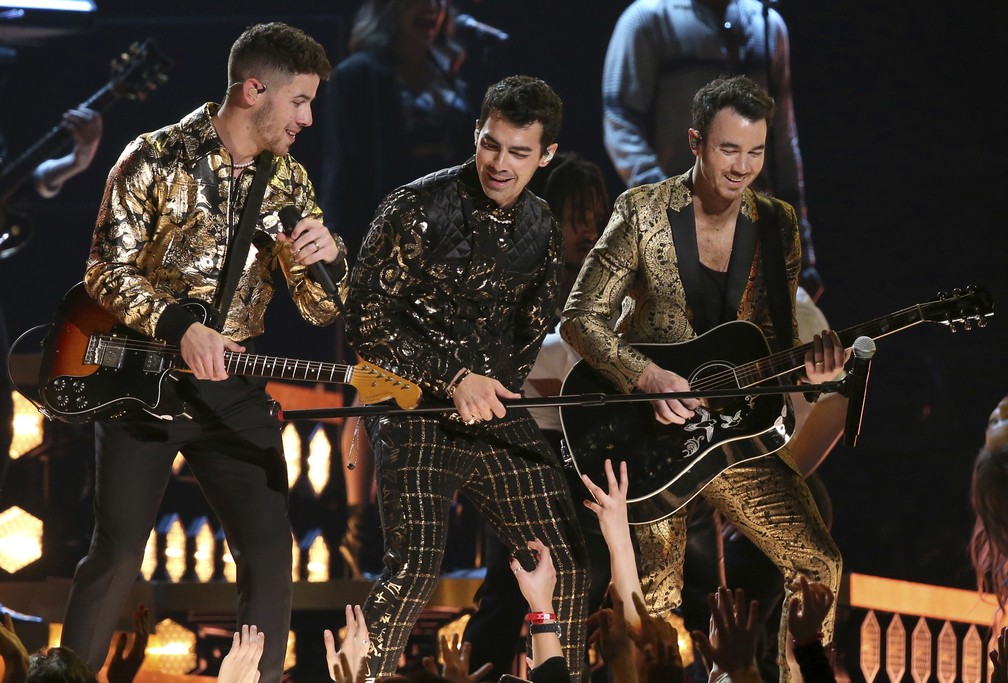 Jonas Brothers se apresentam no Grammy 2020 — Foto: Matt Sayles/Invision/AP