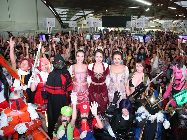 Dia do Cosplay Personagens famosos marcaram presença na Feira do