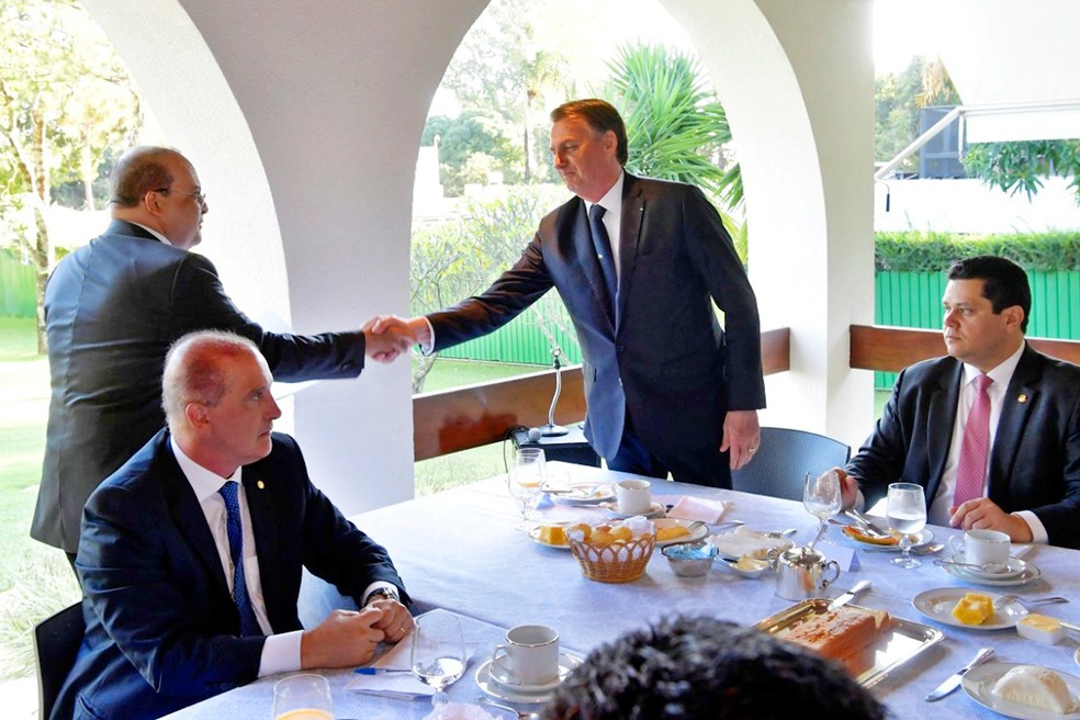 Governador Ibaneis Rocha participou de café da manhã com o presidente Jair Bolsonaro na Residência Oficial da Presidência do Senado nesta quarta-feira — Foto: Marcos Brandão/Senado
