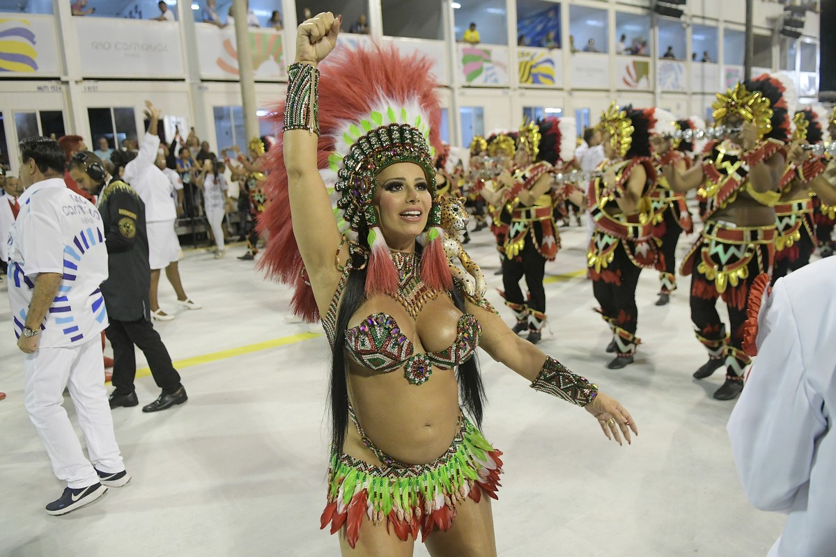 Tras el show en Sao Paulo, Vivian Araujo regresa a Sabucay con Saljiro: «Con dos horas de sueño, pero feliz» |  Carnaval 2022 en Río de Janeiro