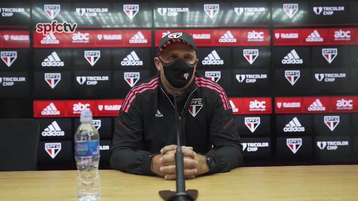 Auxiliar de Crespo cobra equilíbrio do São Paulo e diz: "Temos que estar mais unidos do que nunca" - Vimarsana News