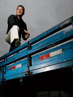 Eduardo de Abreu transportava 15 cargas por dia, em 2009; hoje, leva até 70 encomendas, no mesmo prazo (Foto: Divulgação)