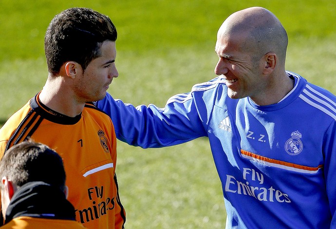 Cristiano Ronaldo e Zidane no treino do Real Madrid (Foto: EFE)