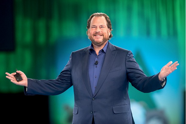 O CEO da americana Salesforce, Marc Benioff, anunciou a adoção de trabalho 100% remoto e uma sede para convívio (Foto: Divulgação)