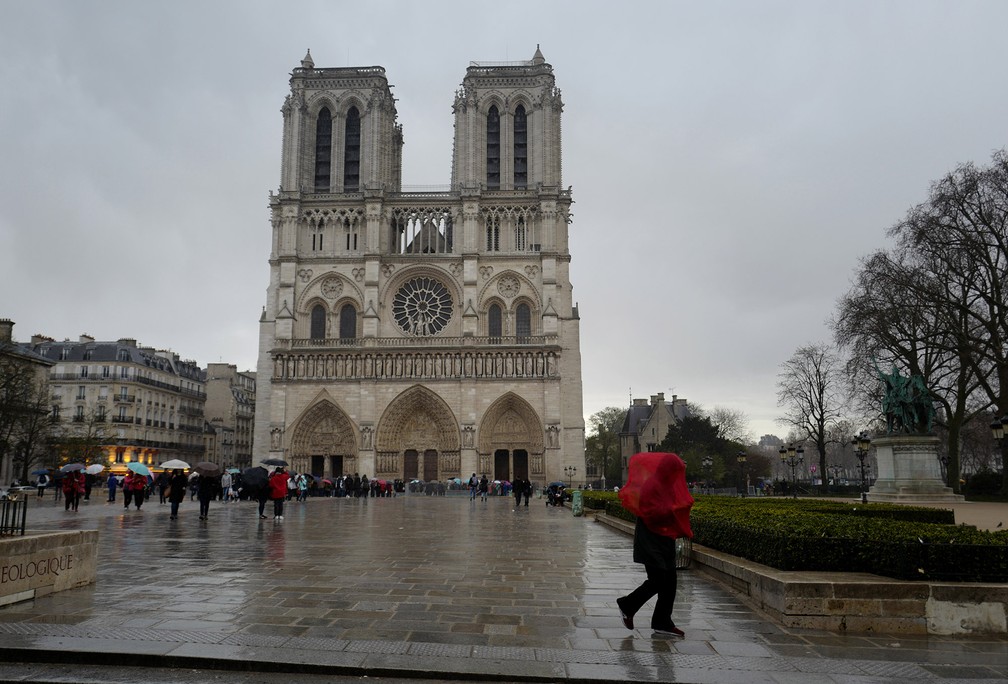 Imagem de arquivo mostra a Catedral de Notre-Dame em março de 2018, em Paris — Foto: Ludovic Marin/AFP/Arquivo