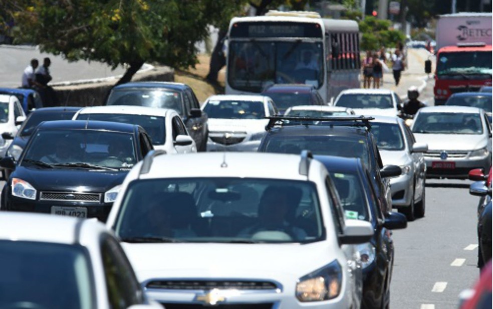 IPVA dos automÃ³veis registra queda de 3,7%; o das motos, de 2,25%. â€” Foto: DivulgaÃ§Ã£o/Detran