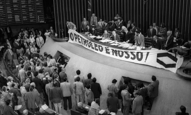 Votação sobre a questão do petróleo na Assembleia Constituinte, em 1988