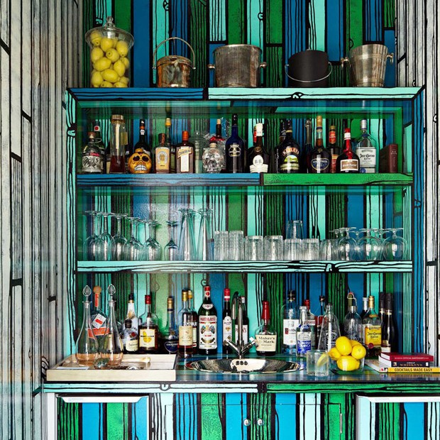 Bar na sala: 10 ideias de decoração para deixar seu cantinho um charme (Foto: Reprodução / Pinterest)