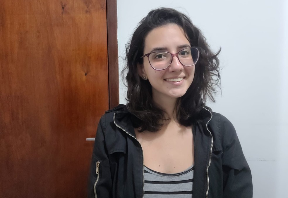 Giovana Arruda trabalha em um buffet infantil. Se for aprovada em medicina no Prouni, terá de largar o emprego, porque o curso é integral — Foto: Arquivo pessoal