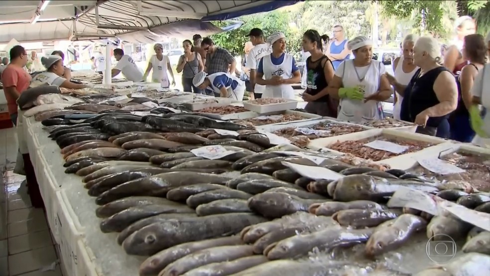 Mercado do Peixe vende cerca de 40 toneladas de pescado por semana — Foto: Reprodução/TV Tribuna