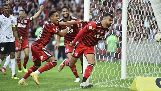 Flamengo atropela o Athletico no Maraca e ocupa o 2º lugar