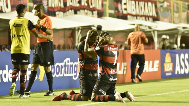 Samuel e David comemoram gol em Vitória x Altos