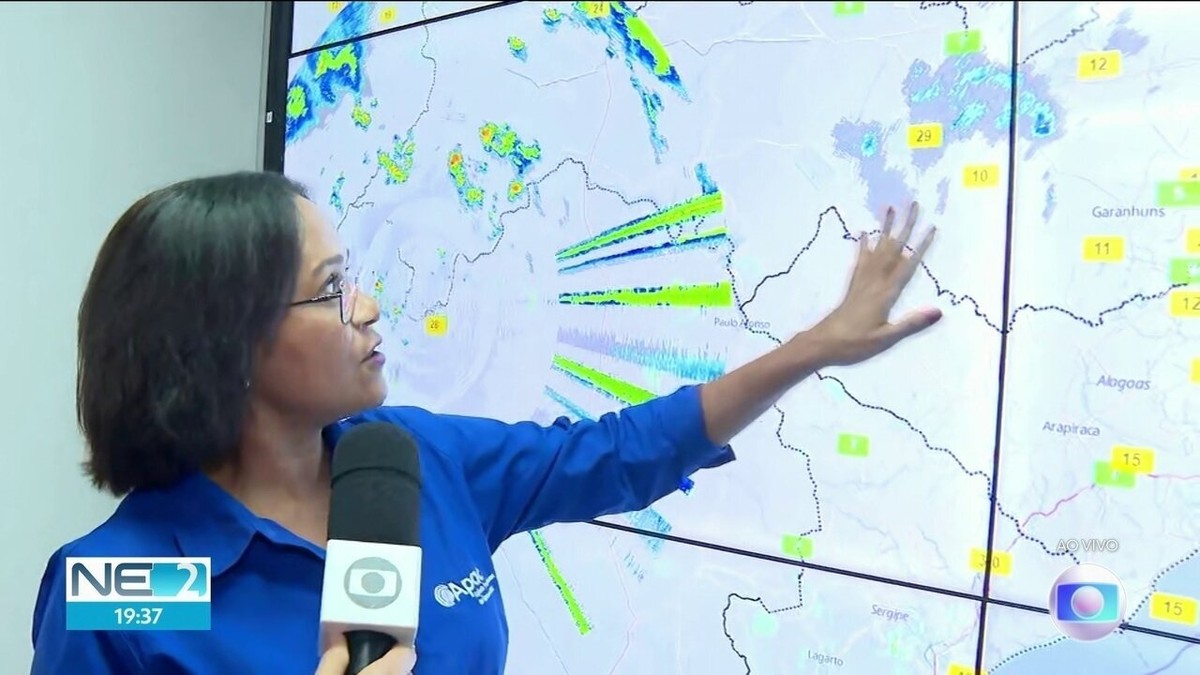 Entenda fenômeno que causou forte chuva no Grande Recife; confira previsão para terça (7)