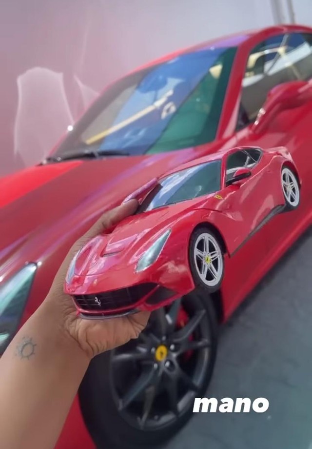 Camila Loures compra Ferrari  (Foto: Reprodução/Instagram)