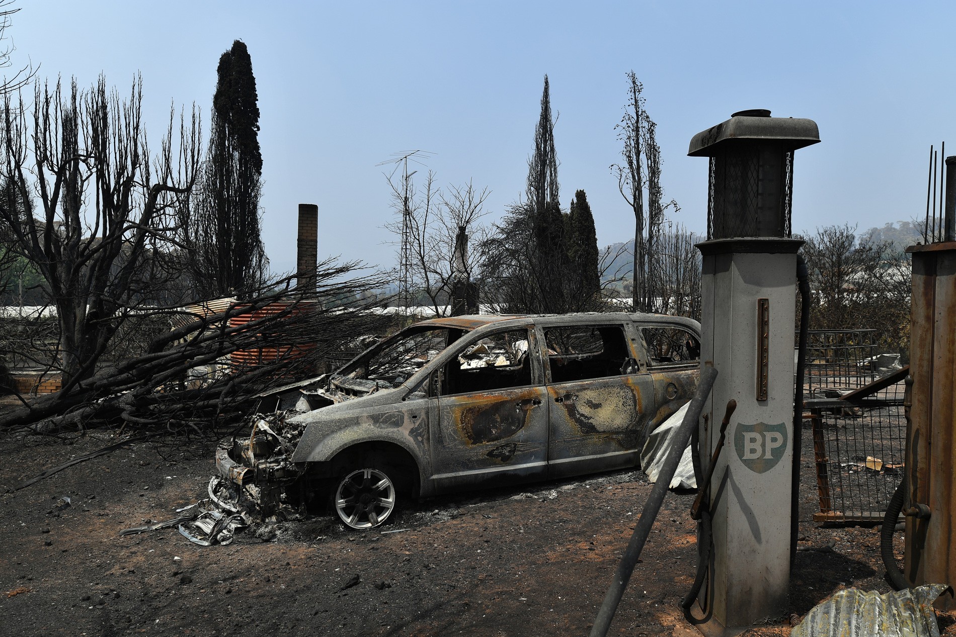 Austrália pede que 250 mil deixem suas casas por causa de riscos de aumento dos incêndios thumbnail