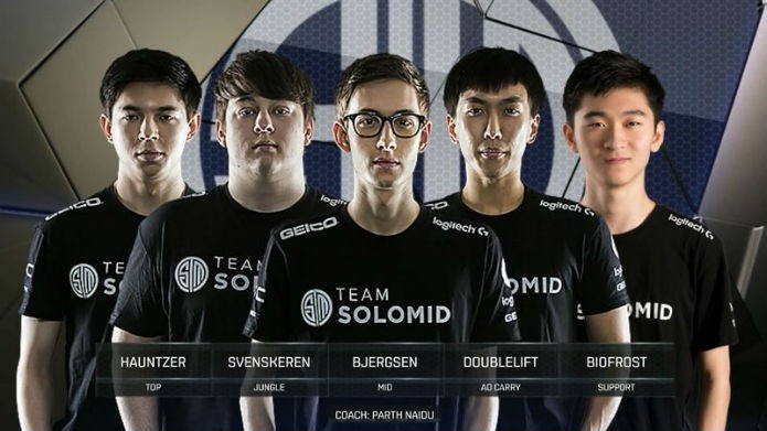 Jogadores do time SoloMid (Foto: Reprodução/Esportspedia)