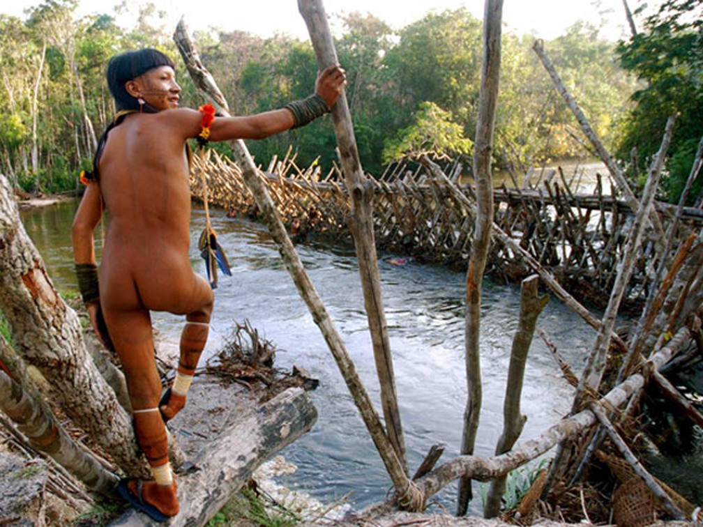 Um enawenê nawê, em Mato Grosso; índios são mais suscetíveis a morrer em uma epidemia do que população não-índia — Foto: Vincent Carelli/Vídeo nas Aldeias/Divulgação