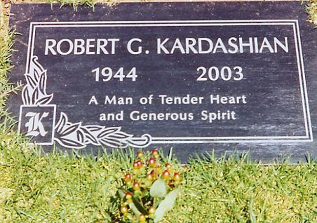 Lápide de Robert Kardashian (Foto:  Find a Grave )