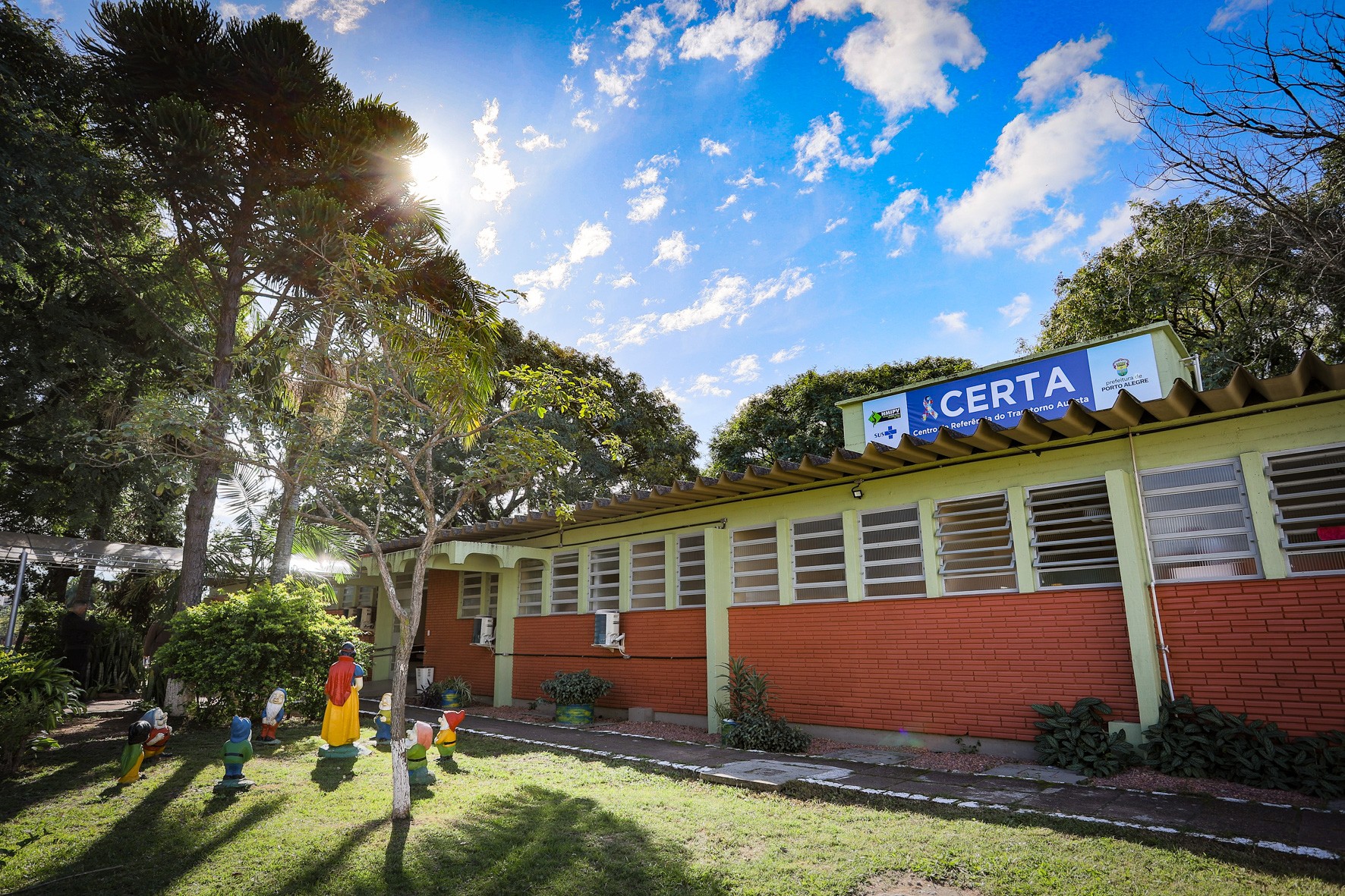 Porto Alegre inaugura centro de referência para atendimento de crianças com autismo