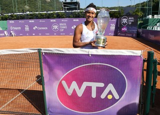 Teliana Pereira, campeã do WTA de Florianópolis (Foto: Divulgação CBT / Cristiano Andujar)