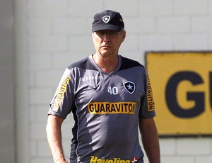 Oswaldo de Oliveira treino Botafogo (Foto: Cezar Loureiro / Agência O Globo)