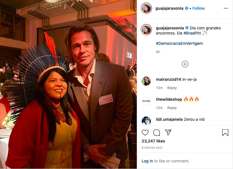 A líder indígena Sonia Guajajara com o ator Brad Pitt no evento com os indicados ao Oscar 2020 (Foto: Instagram)